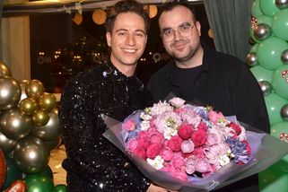 Romantika jako hrom. Milan Peroutka si s partnerem užívá poslední dny letošního roku. Relax v ráji pro boháče - Super.cz